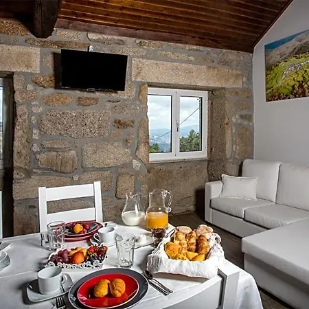 Casas Peralta - Amarela Bed and Breakfast 4*